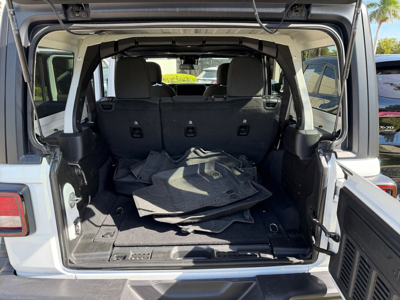 Thumbnail: 2025 Jeep Wrangler - 24