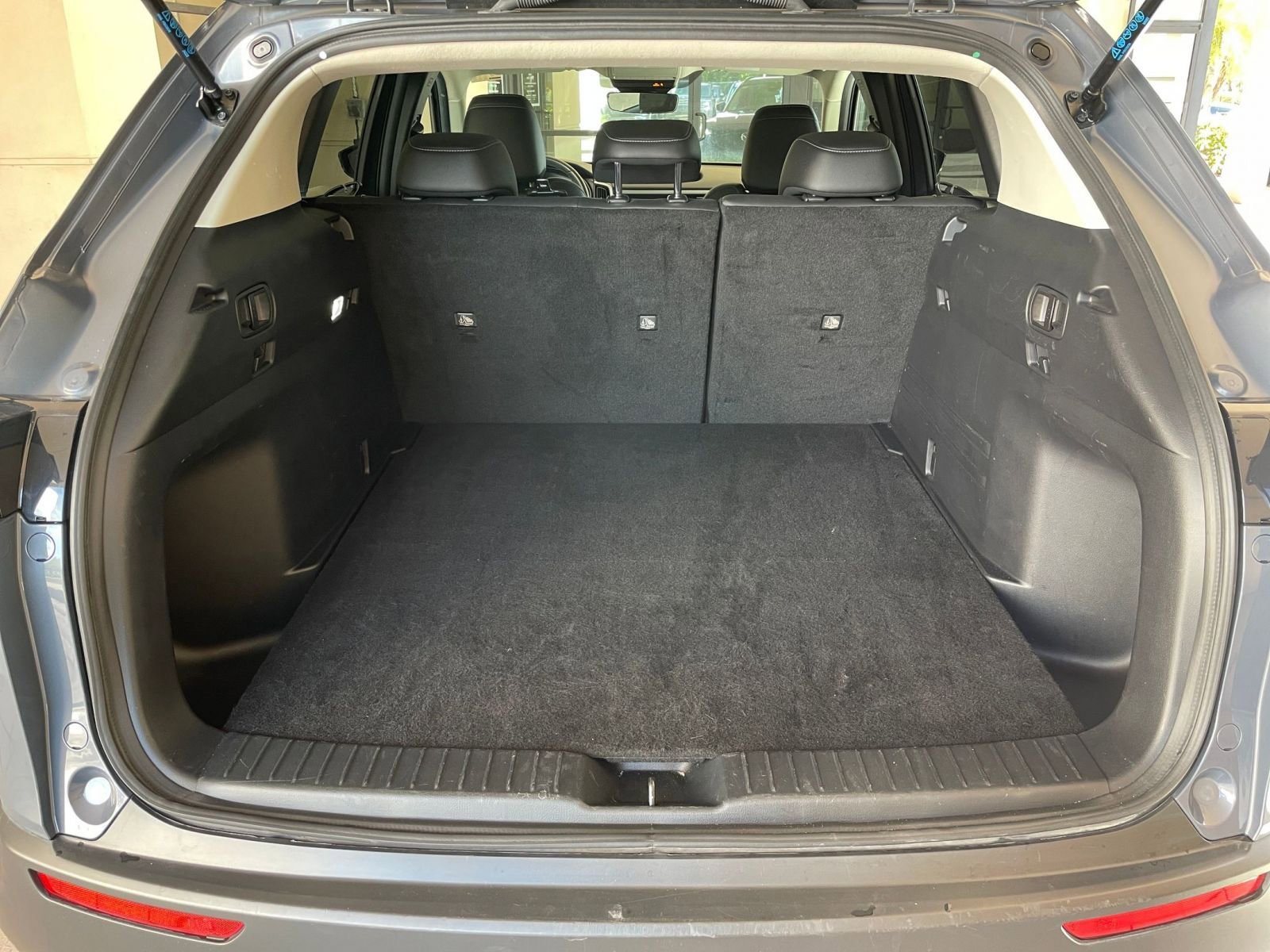 Thumbnail: 2025 Mazda CX-50 - 30