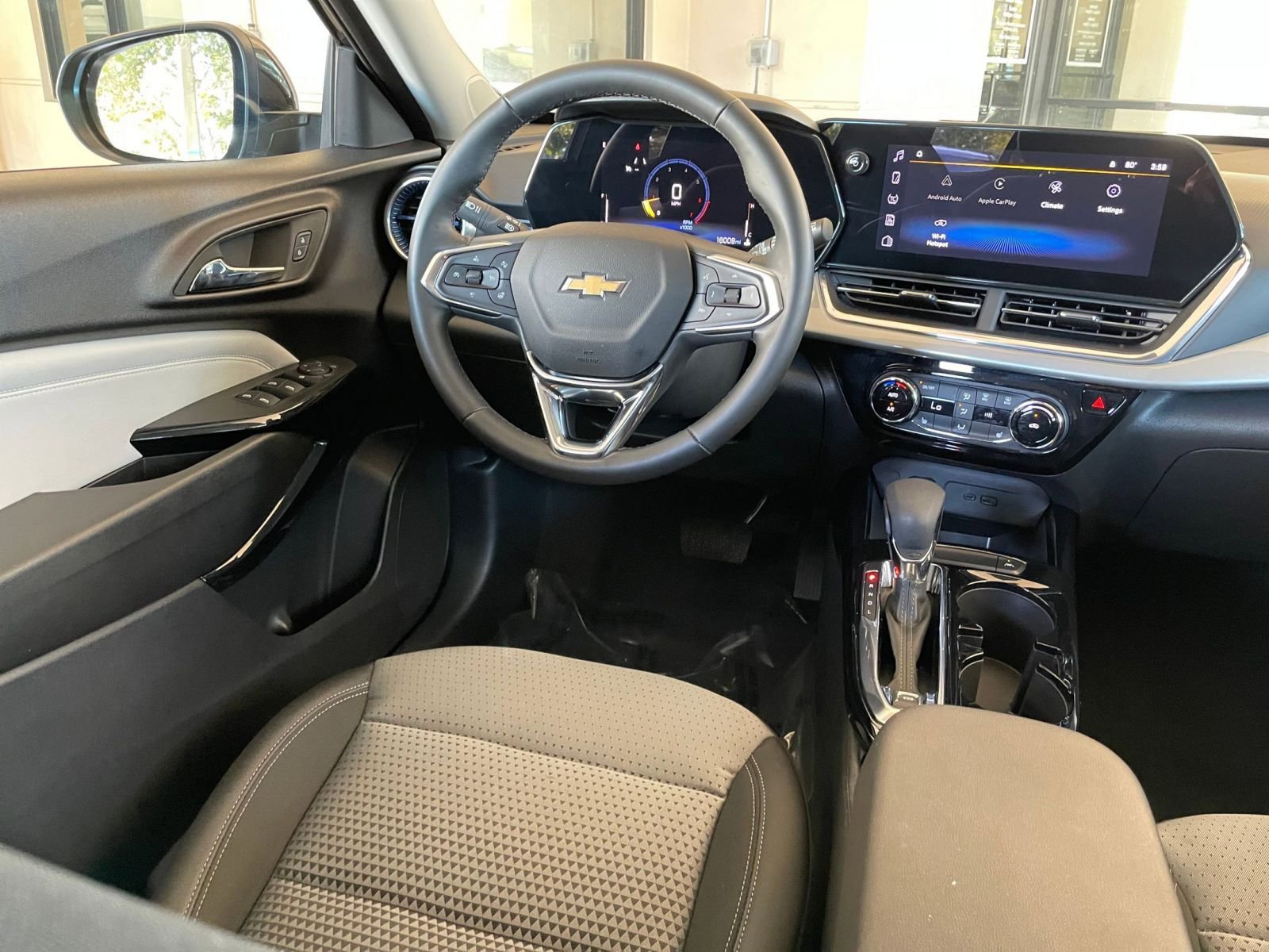 Thumbnail: 2025 Chevrolet Trax - 33