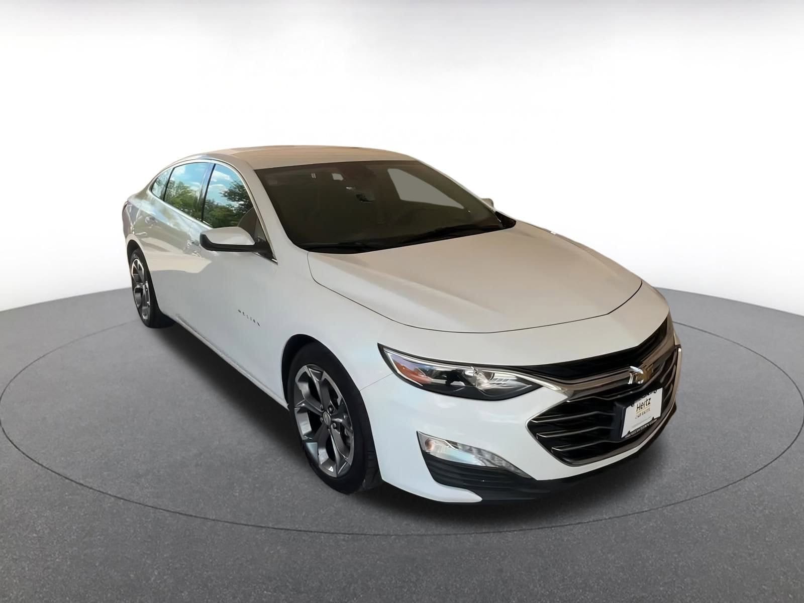 Thumbnail: 2024 Chevrolet Malibu - 3