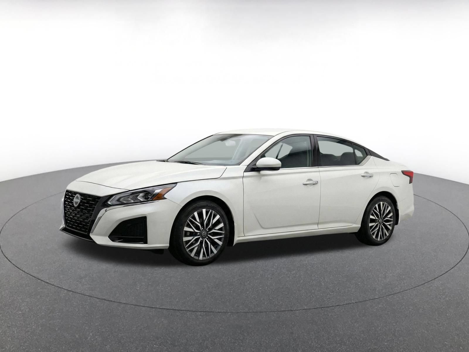 Thumbnail: 2025 Nissan Altima - 8