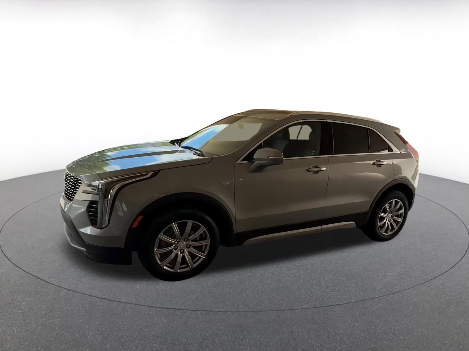 Thumbnail: 2023 Cadillac XT4 - 8