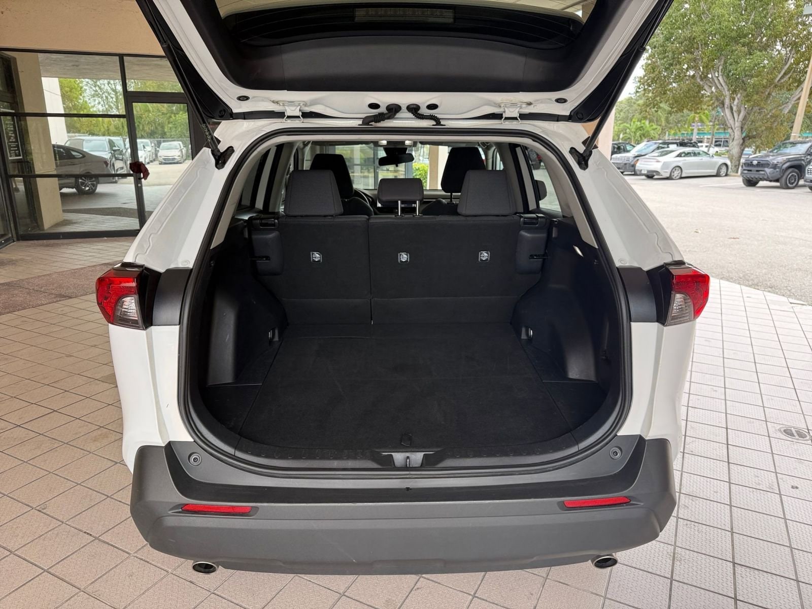 Thumbnail: 2025 Toyota RAV4 - 24