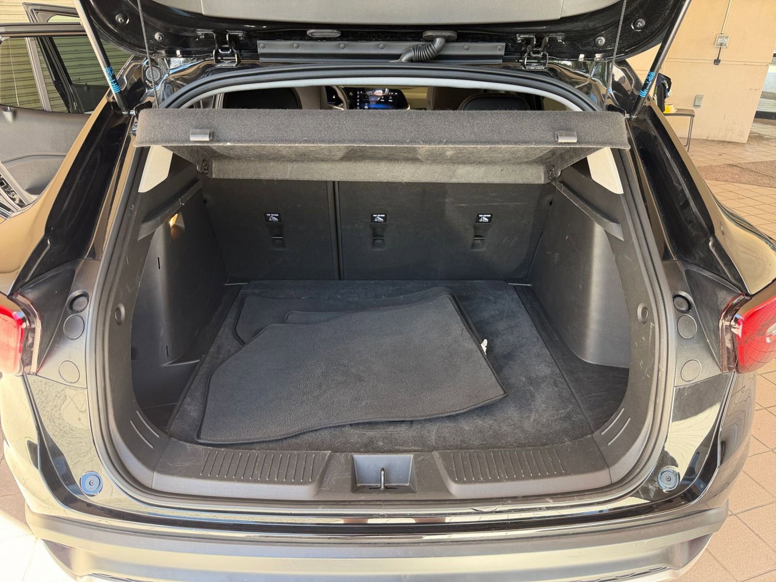 Thumbnail: 2025 Chevrolet Trax - 25