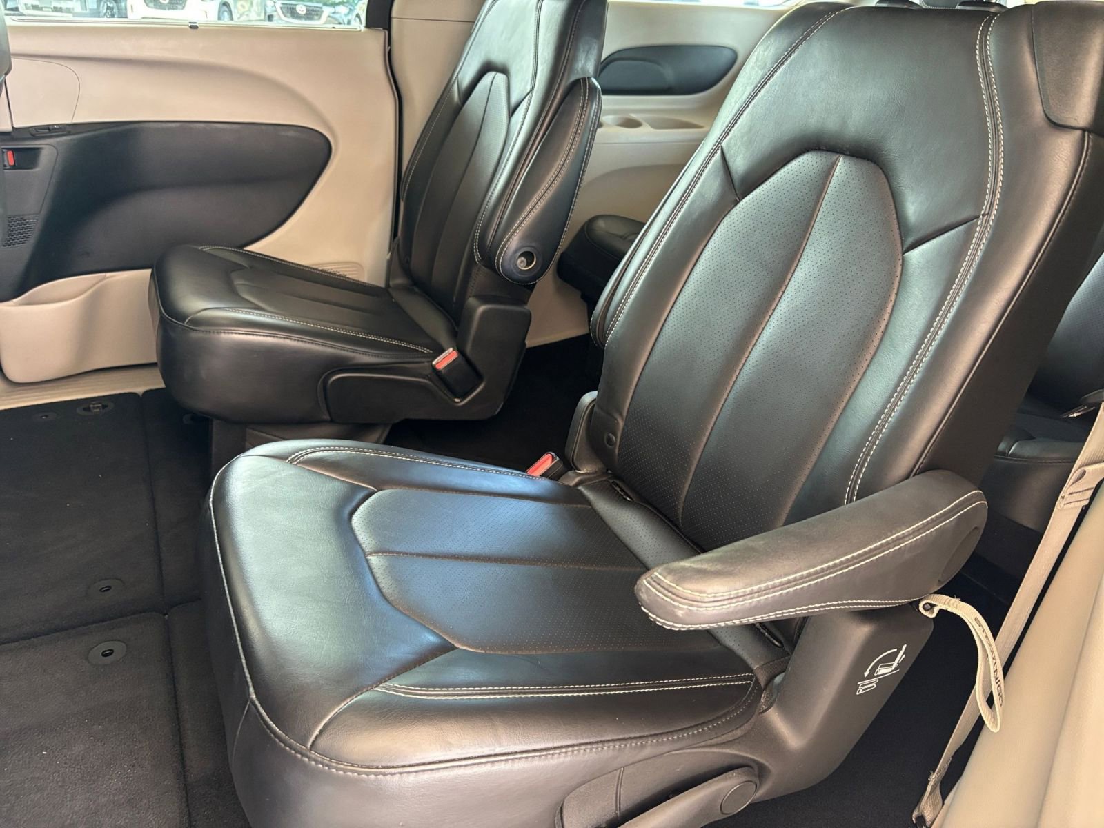 Thumbnail: 2024 Chrysler Pacifica - 28