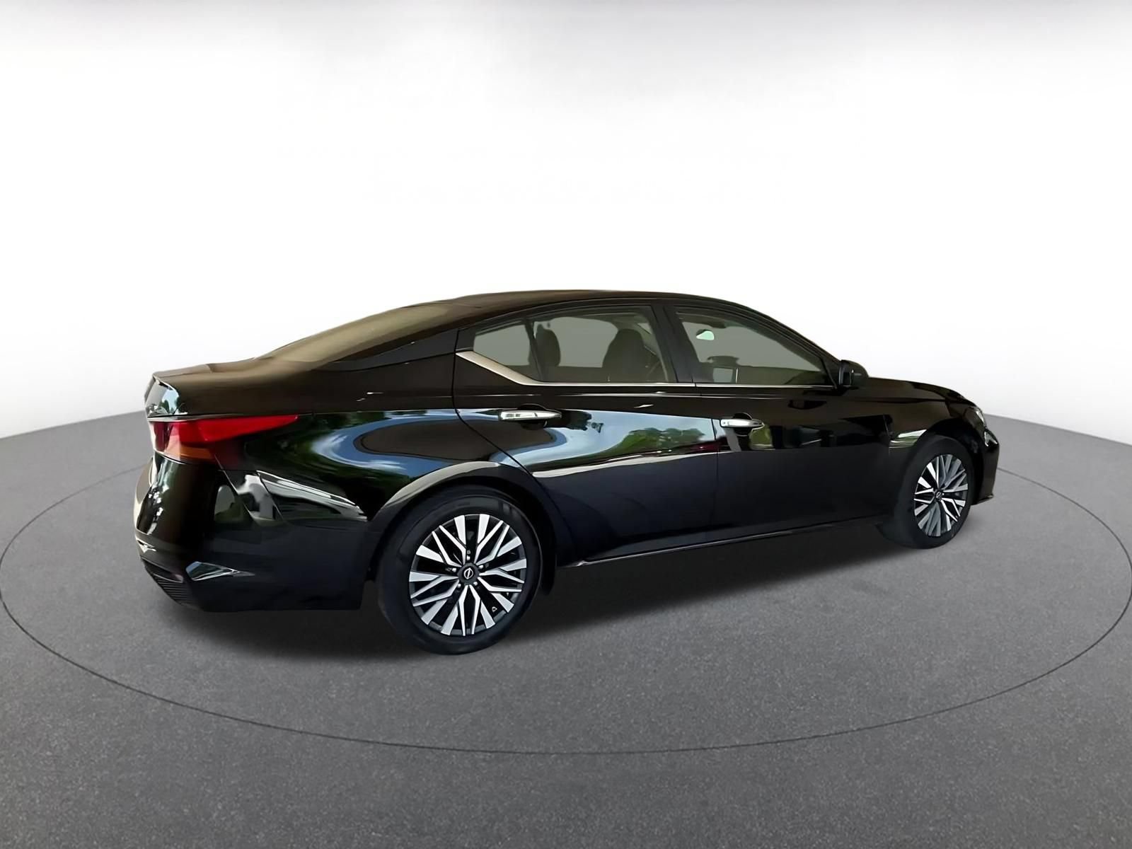 Thumbnail: 2025 Nissan Altima - 14