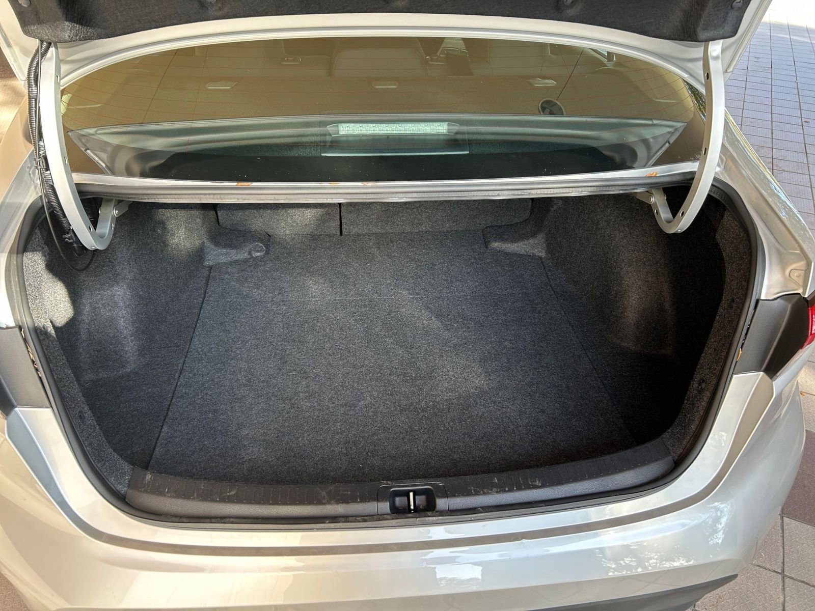 Thumbnail: 2025 Toyota Corolla - 25