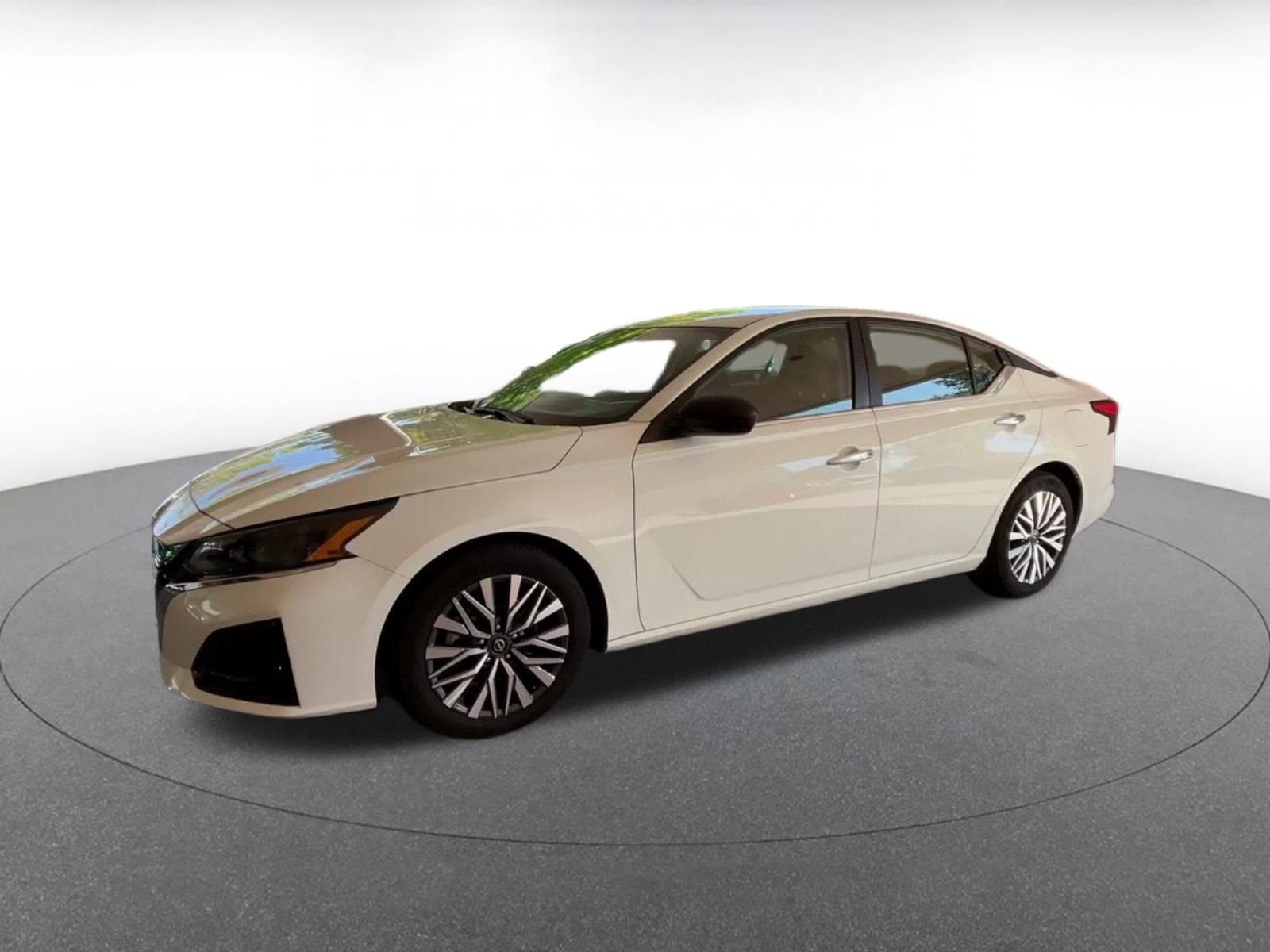 Thumbnail: 2025 Nissan Altima - 7
