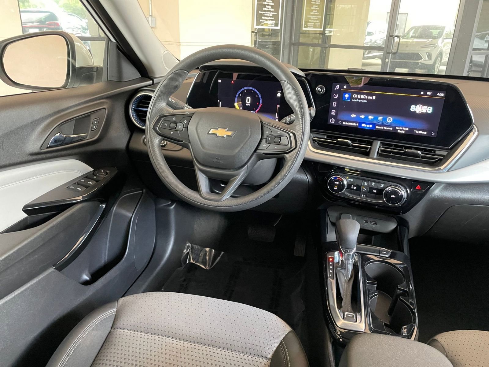 Thumbnail: 2025 Chevrolet Trax - 33