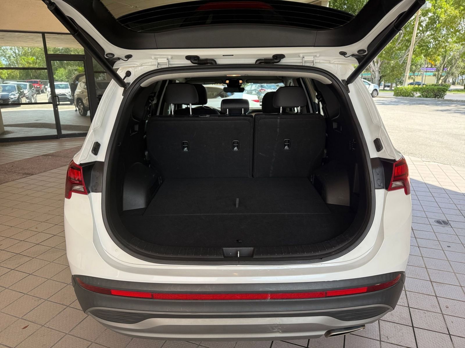 Thumbnail: 2023 Hyundai Santa Fe - 24