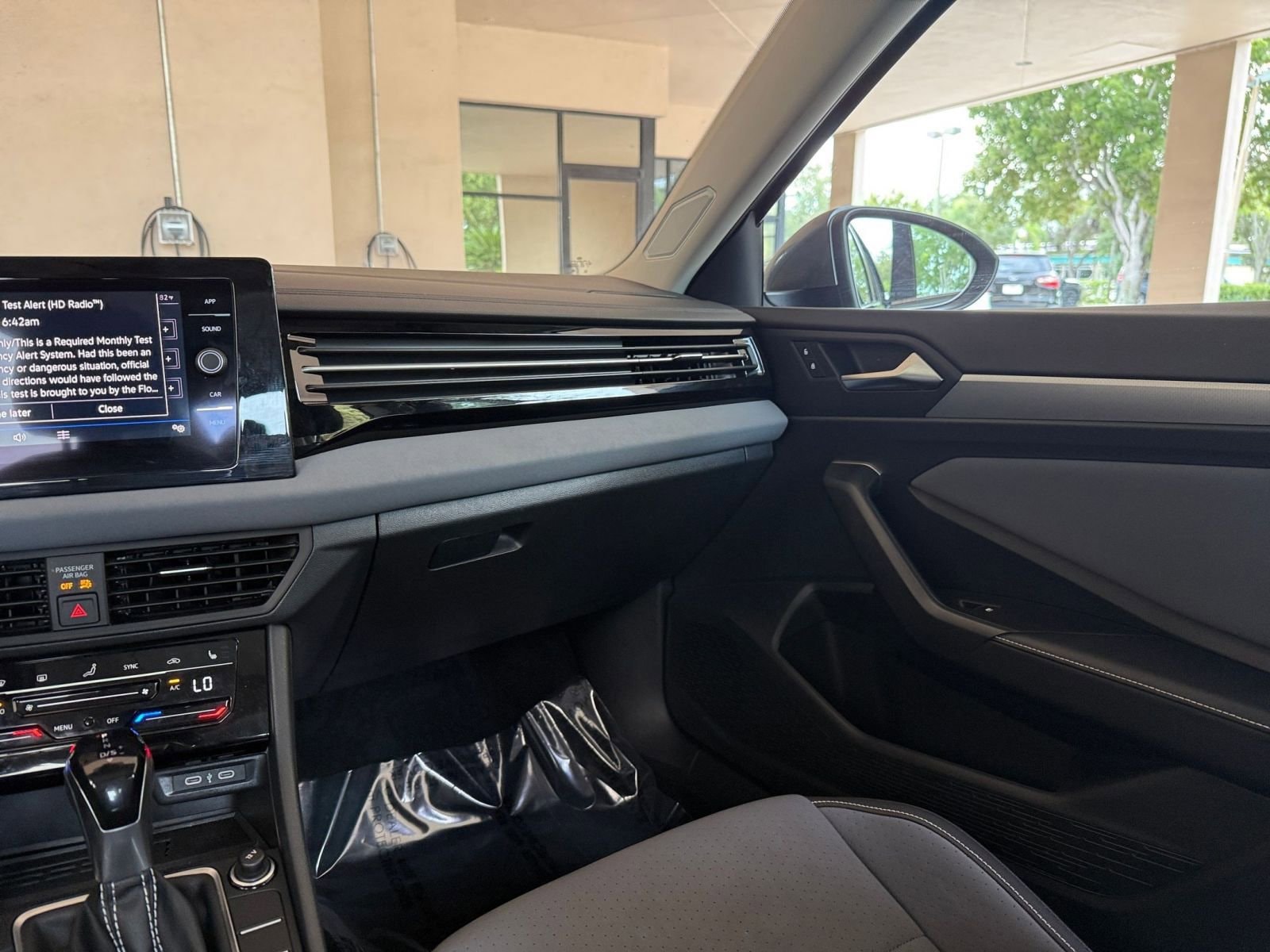 Thumbnail: 2025 Volkswagen Jetta - 29