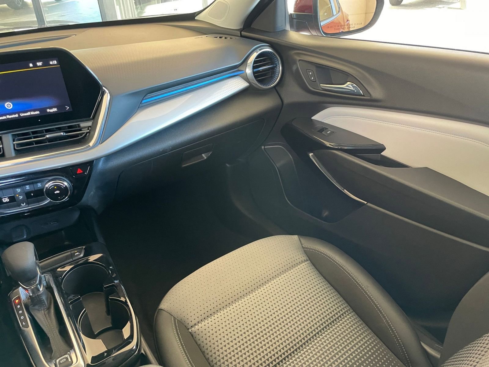 Thumbnail: 2025 Chevrolet Trax - 33