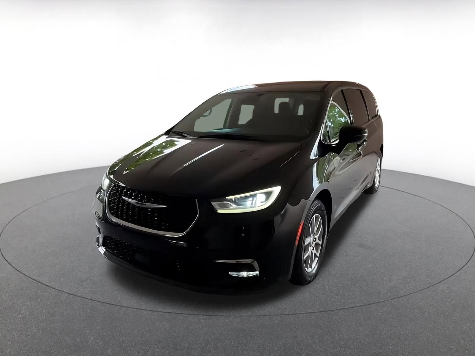 Thumbnail: 2024 Chrysler Pacifica - 4