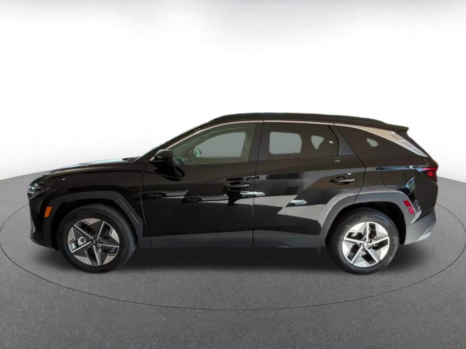Thumbnail: 2025 Hyundai Tucson - 9