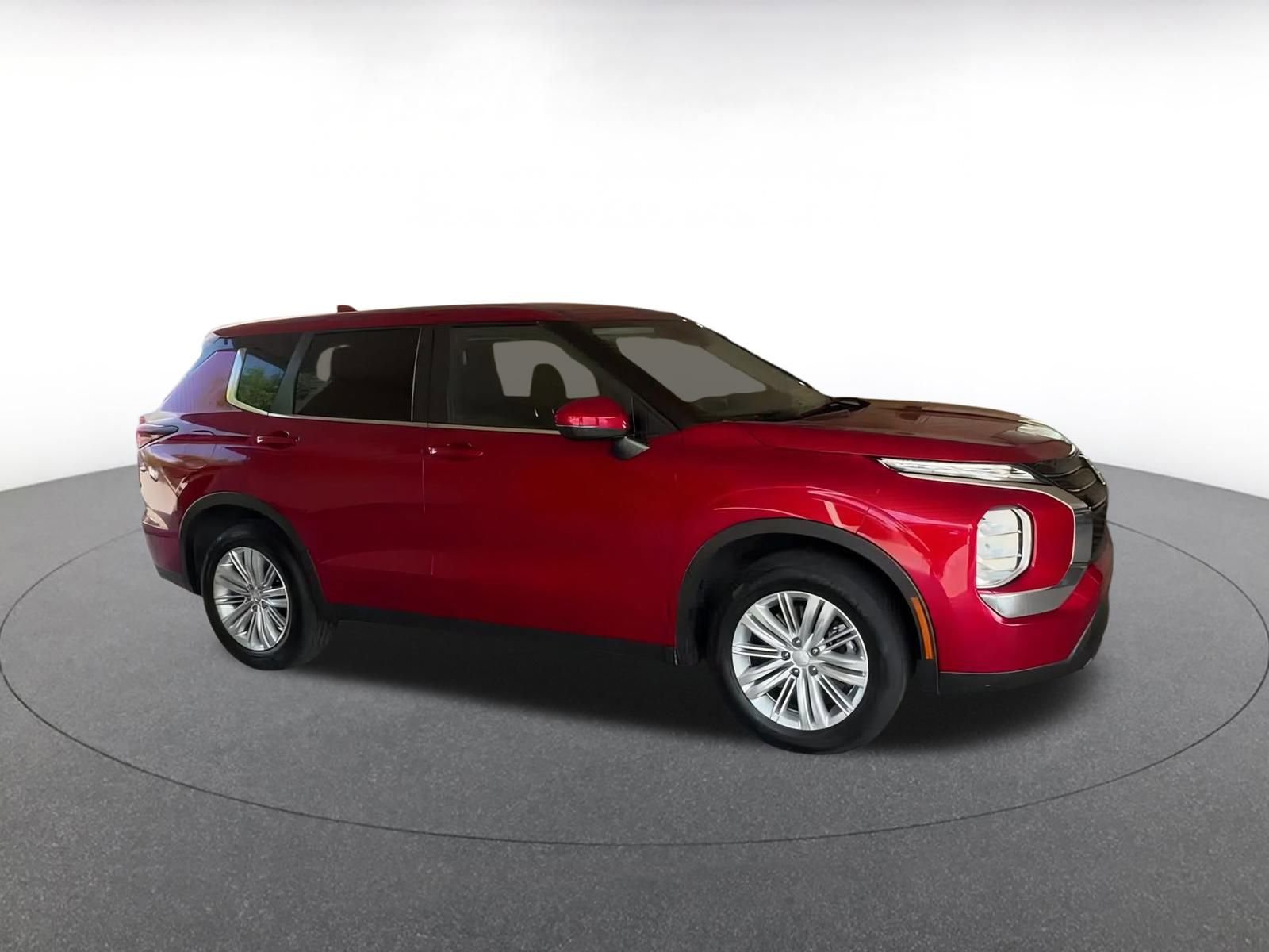 Thumbnail: 2022 Mitsubishi Outlander - 2