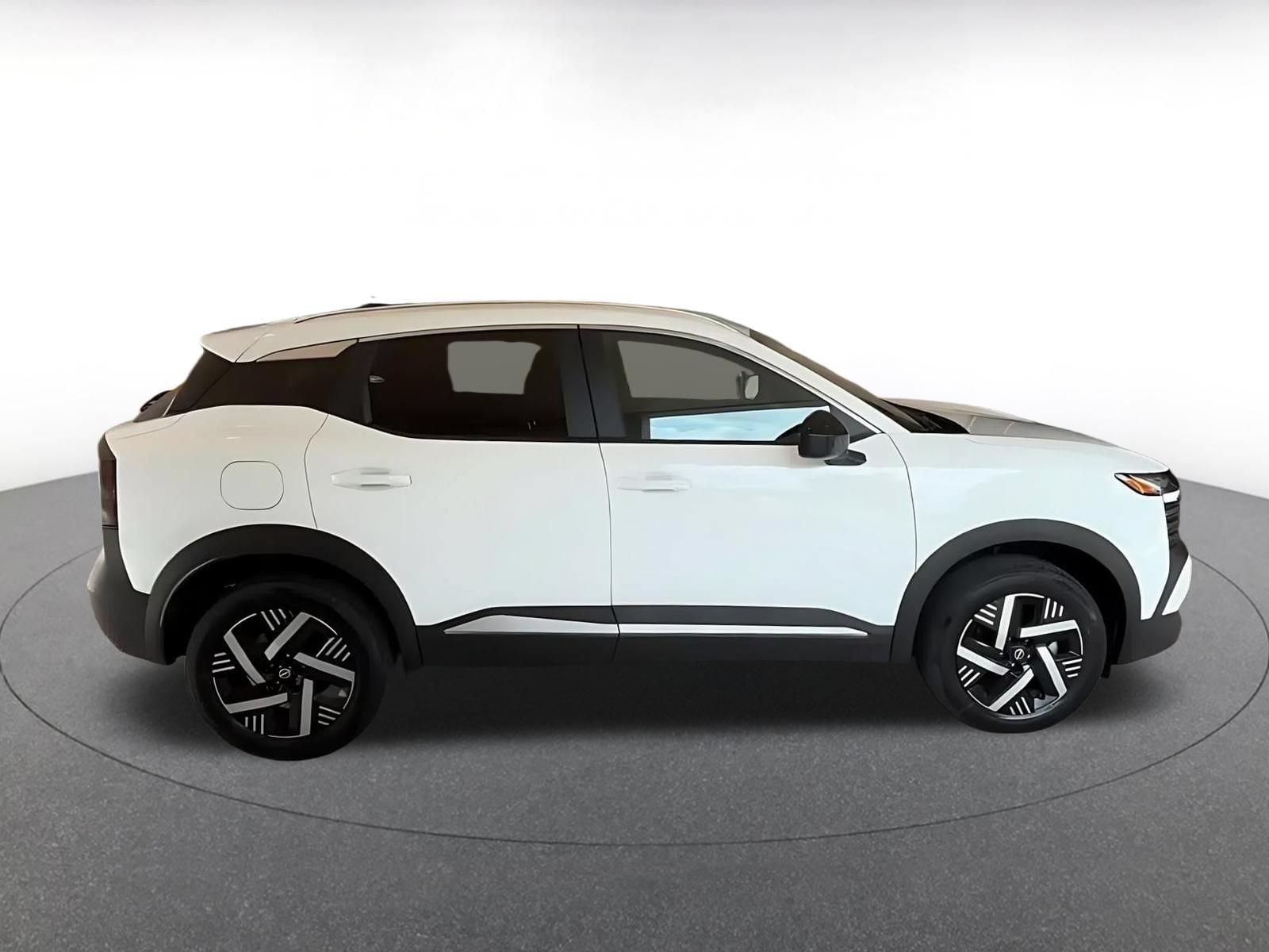 Thumbnail: 2026 Nissan Kicks - 16