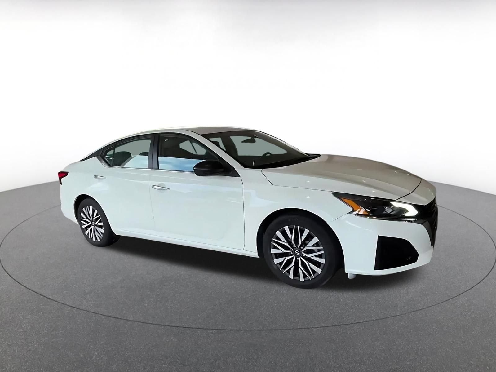 Thumbnail: 2025 Nissan Altima - 2