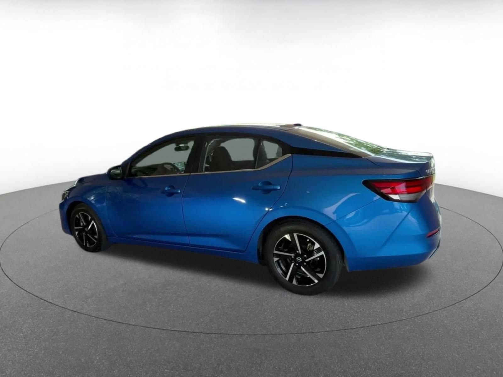 Thumbnail: 2025 Nissan Sentra - 10