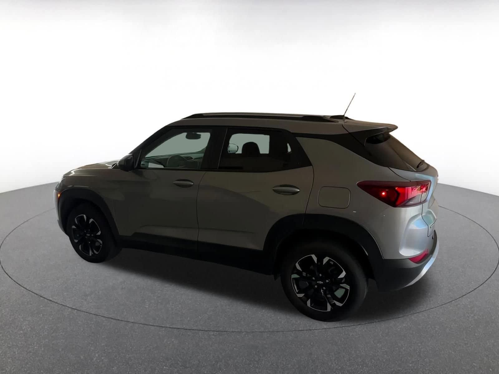 Thumbnail: 2023 Chevrolet TrailBlazer - 8