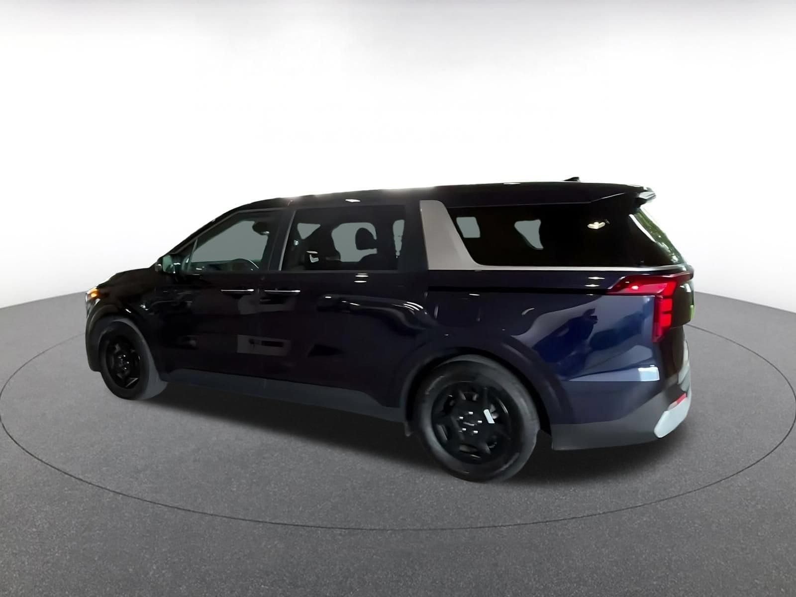 Thumbnail: 2026 Kia Carnival - 8