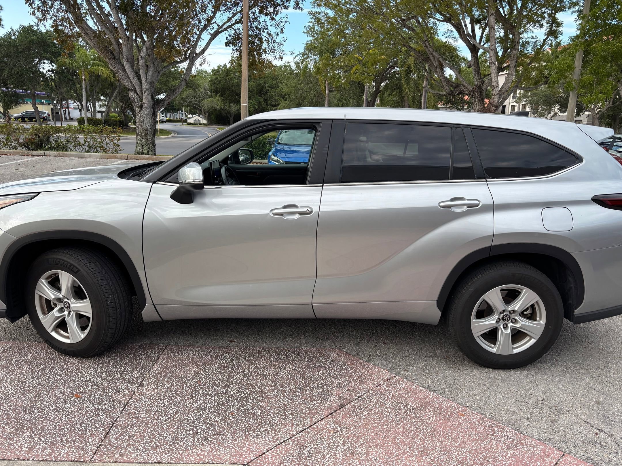 Thumbnail: 2025 Toyota Highlander - 8