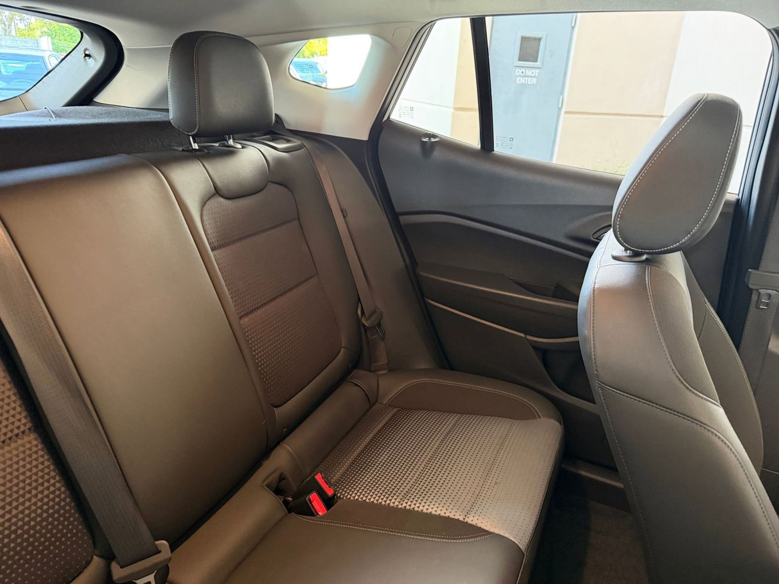 Thumbnail: 2025 Chevrolet Trax - 31