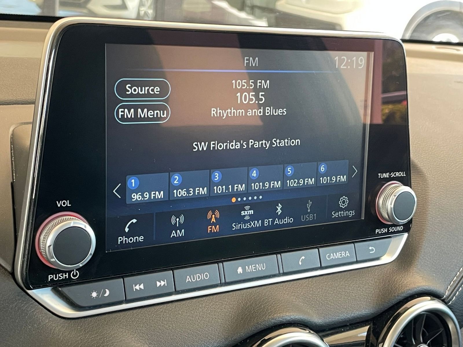 Thumbnail: 2023 Nissan Sentra - 21