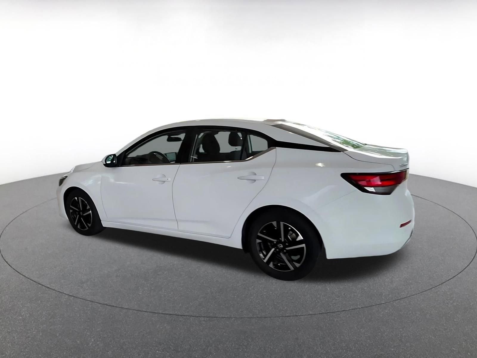Thumbnail: 2025 Nissan Sentra - 9