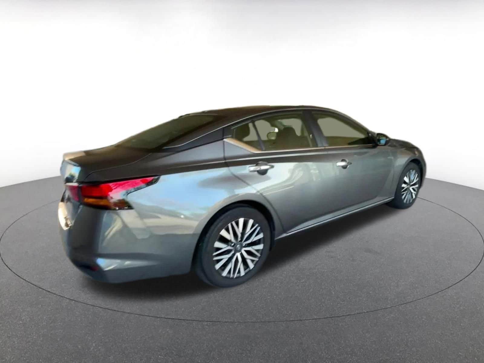 Thumbnail: 2025 Nissan Altima - 14
