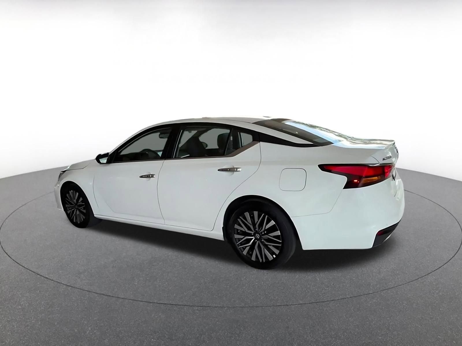 Thumbnail: 2025 Nissan Altima - 10