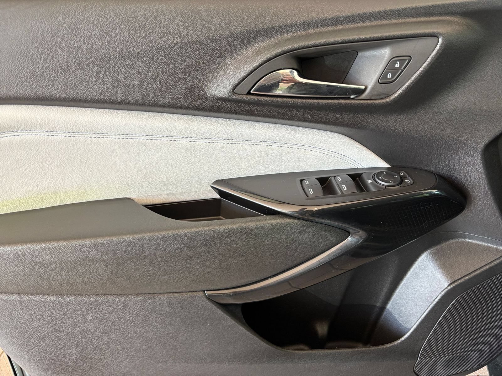 Thumbnail: 2025 Chevrolet Trax - 18