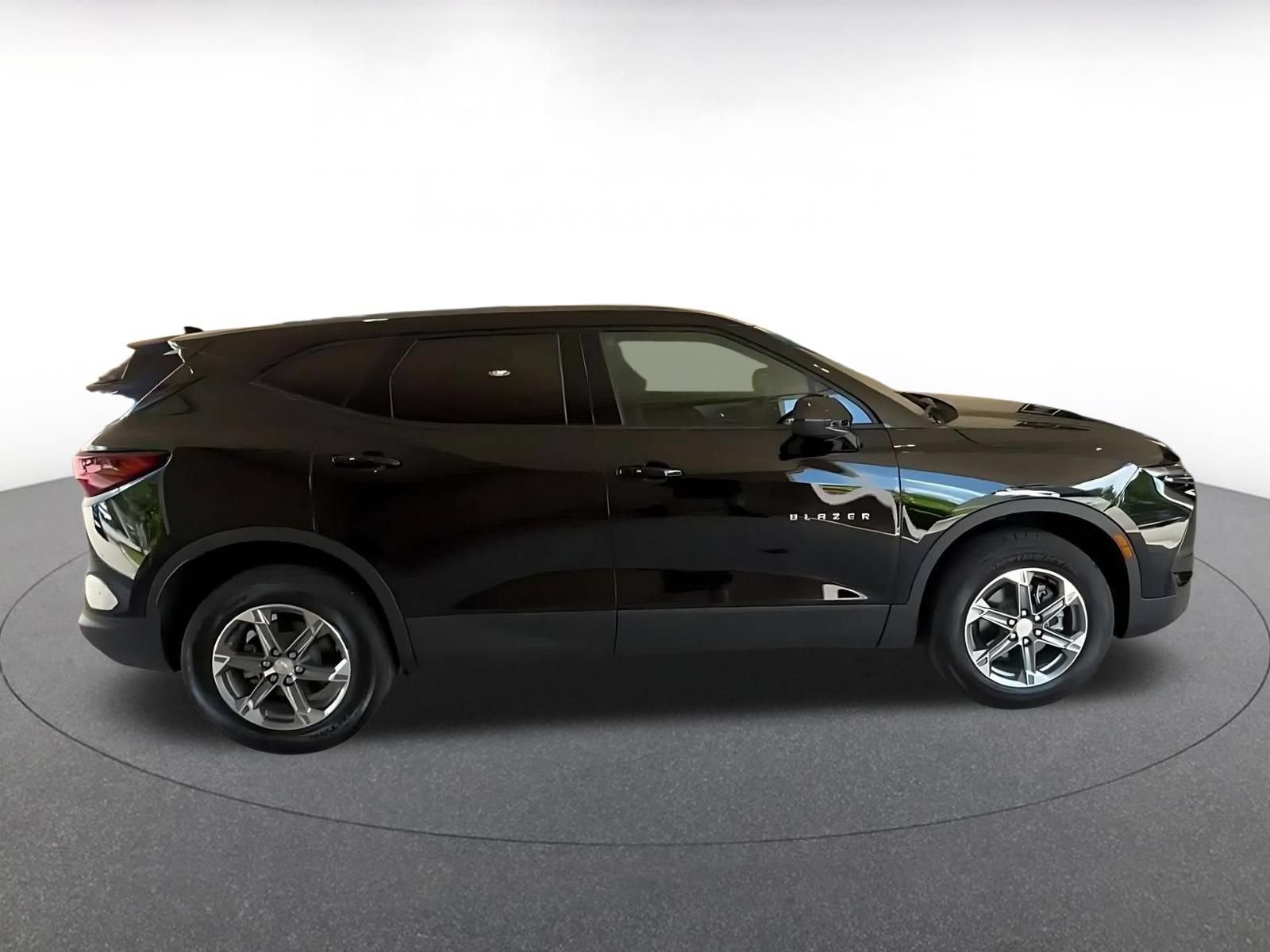 Thumbnail: 2026 Chevrolet Blazer - 16