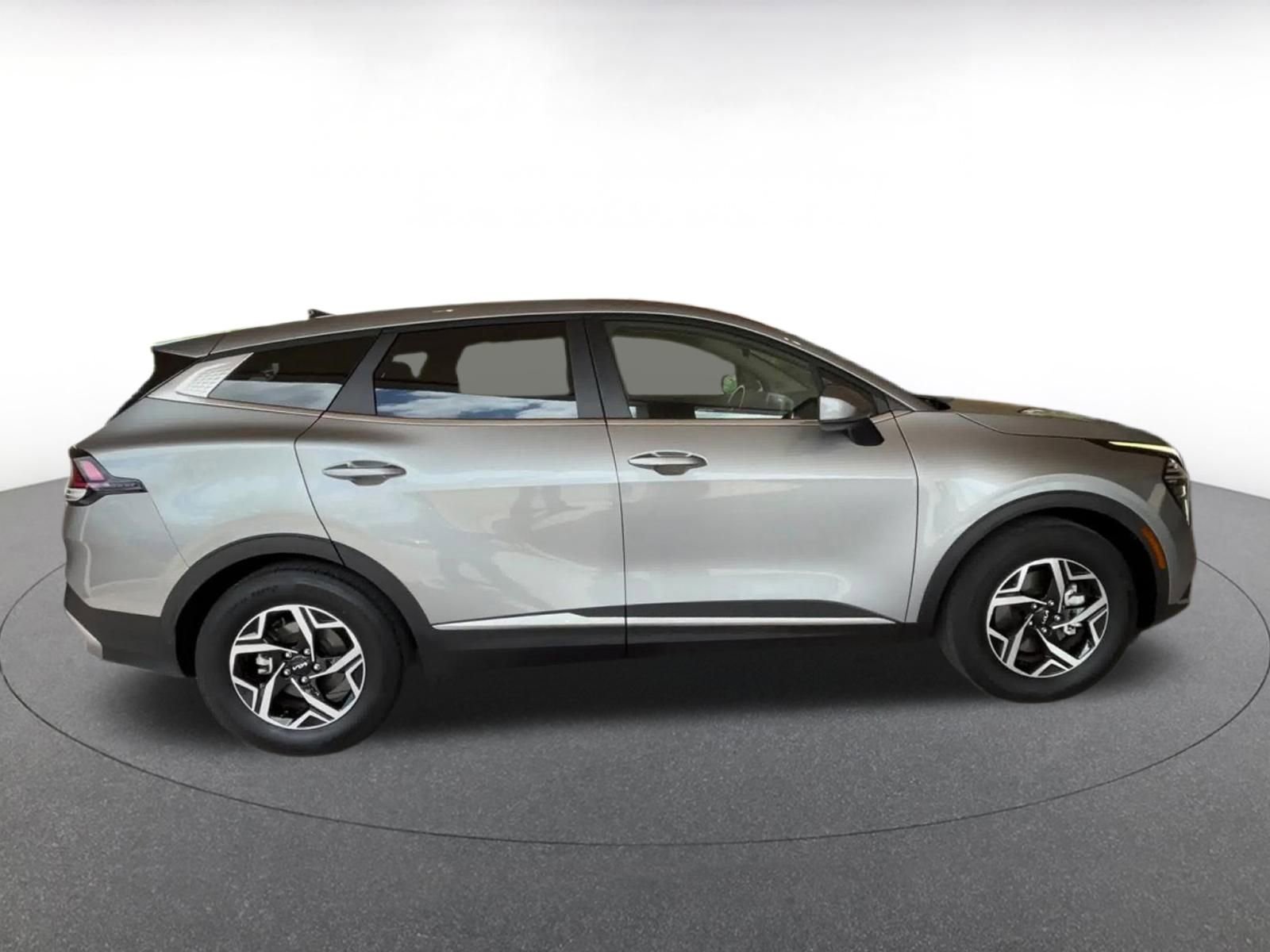 Thumbnail: 2025 Kia Sportage - 16