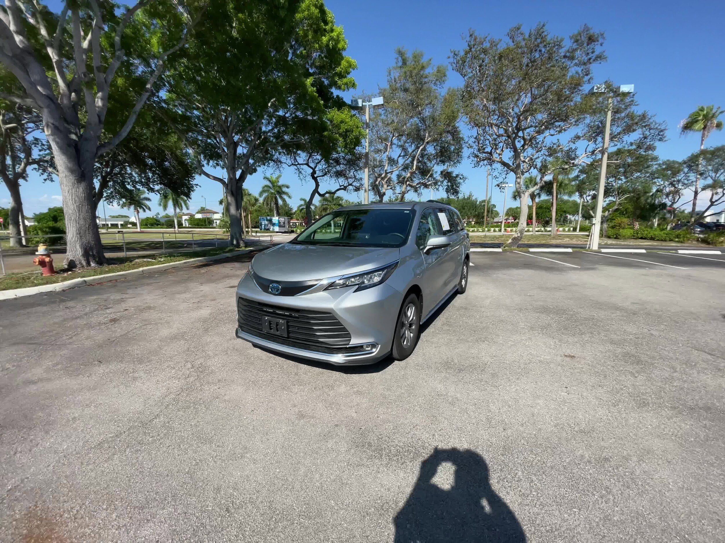 2023 Toyota Sienna XLE 5