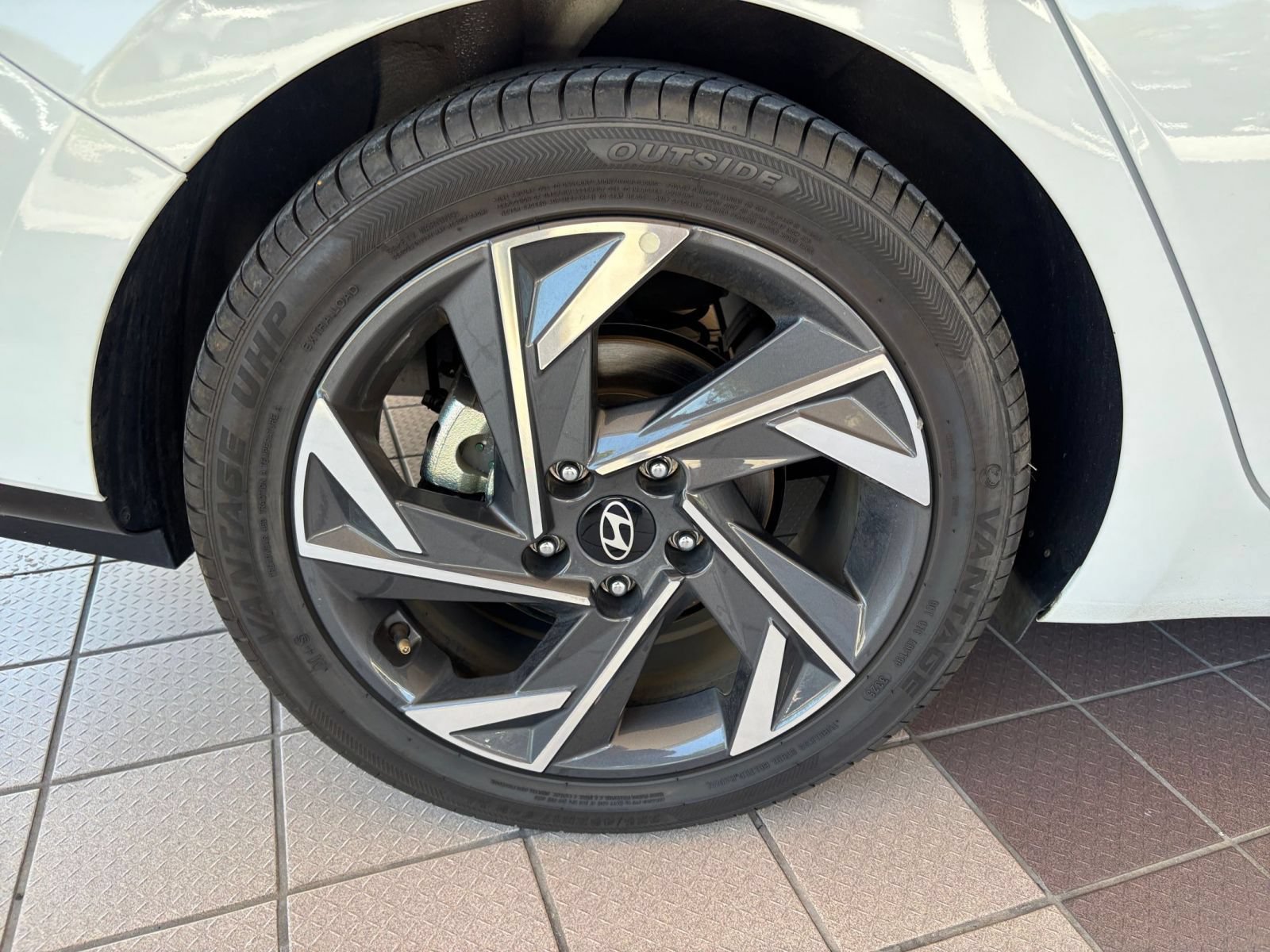 Thumbnail: 2025 Hyundai Elantra - 30