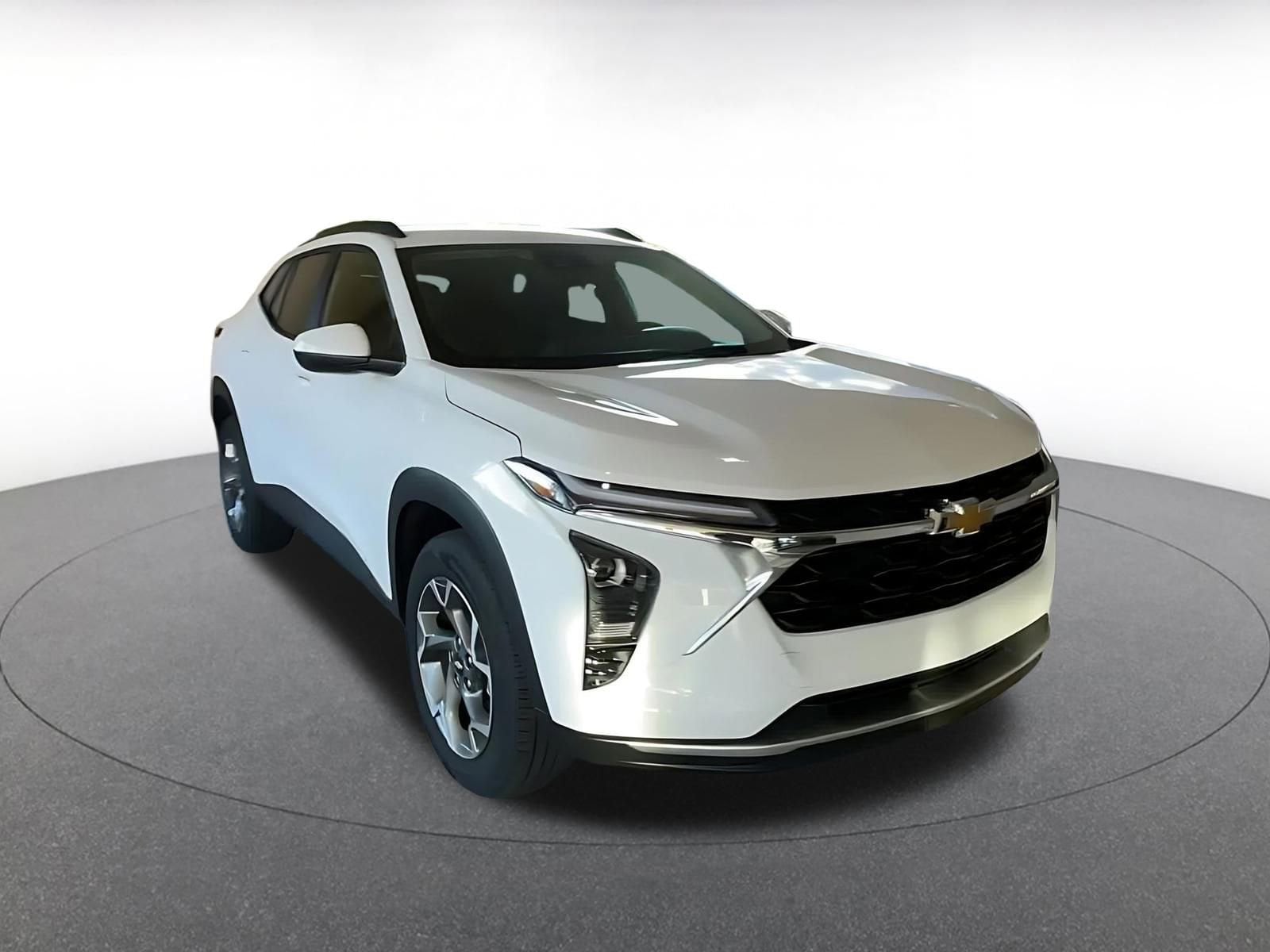 Thumbnail: 2025 Chevrolet Trax - 3