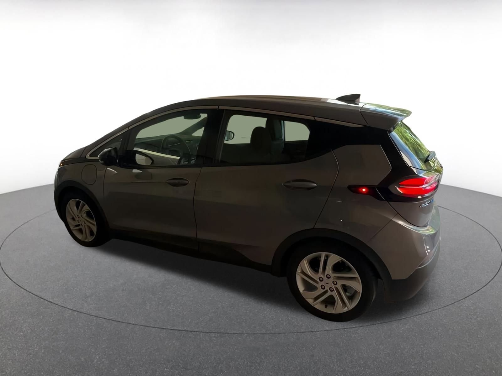 Thumbnail: 2023 Chevrolet Bolt EV - 10