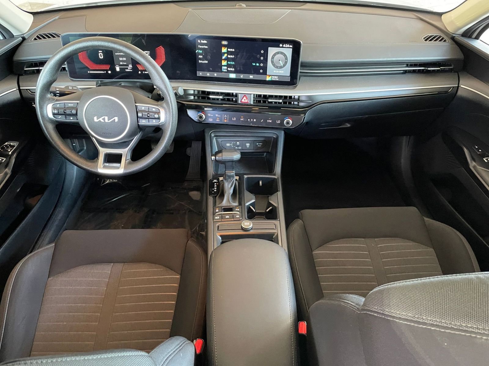 Thumbnail: 2025 Kia K5 - 33