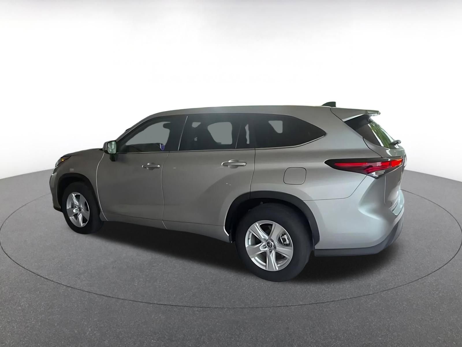 Thumbnail: 2025 Toyota Highlander - 9