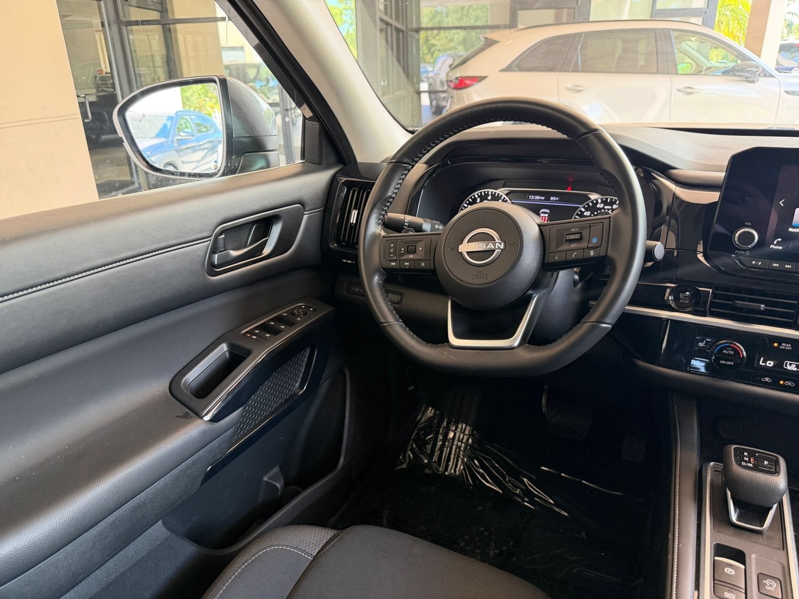Thumbnail: 2025 Nissan Pathfinder - 26