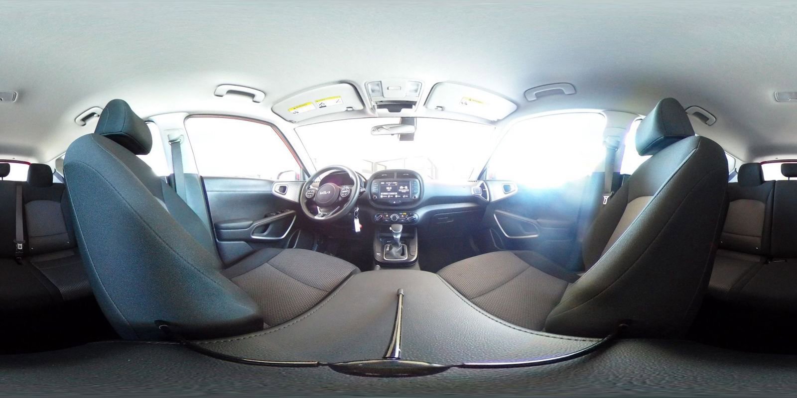 2025 Kia Soul LX - Photo 40