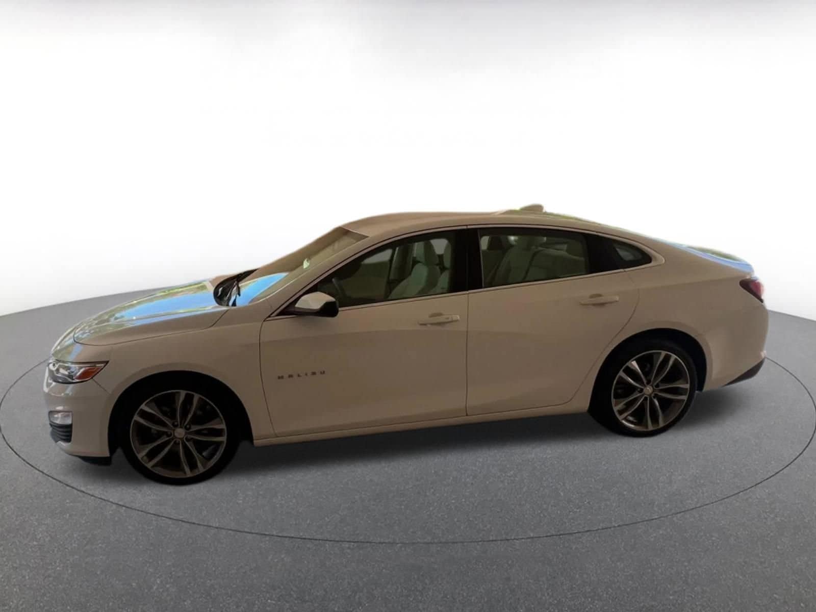 Thumbnail: 2024 Chevrolet Malibu - 9
