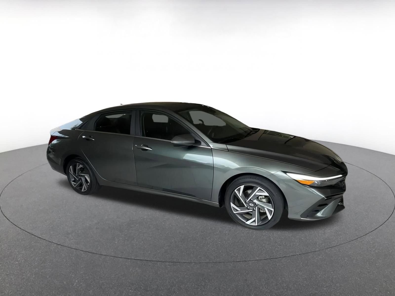 Thumbnail: 2025 Hyundai Elantra - 3