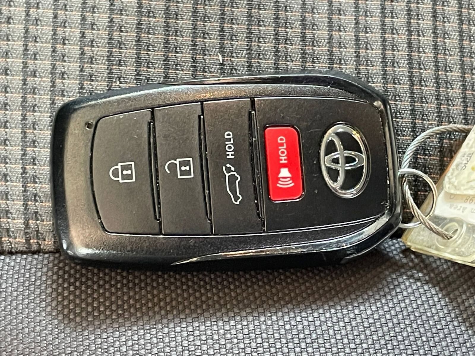 Thumbnail: 2025 Toyota Highlander - 21