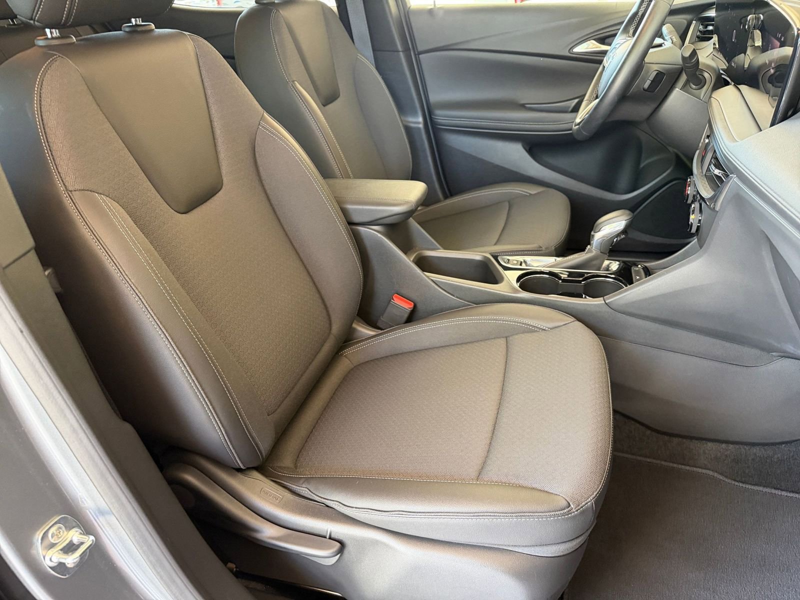 Thumbnail: 2025 Buick Encore GX - 35