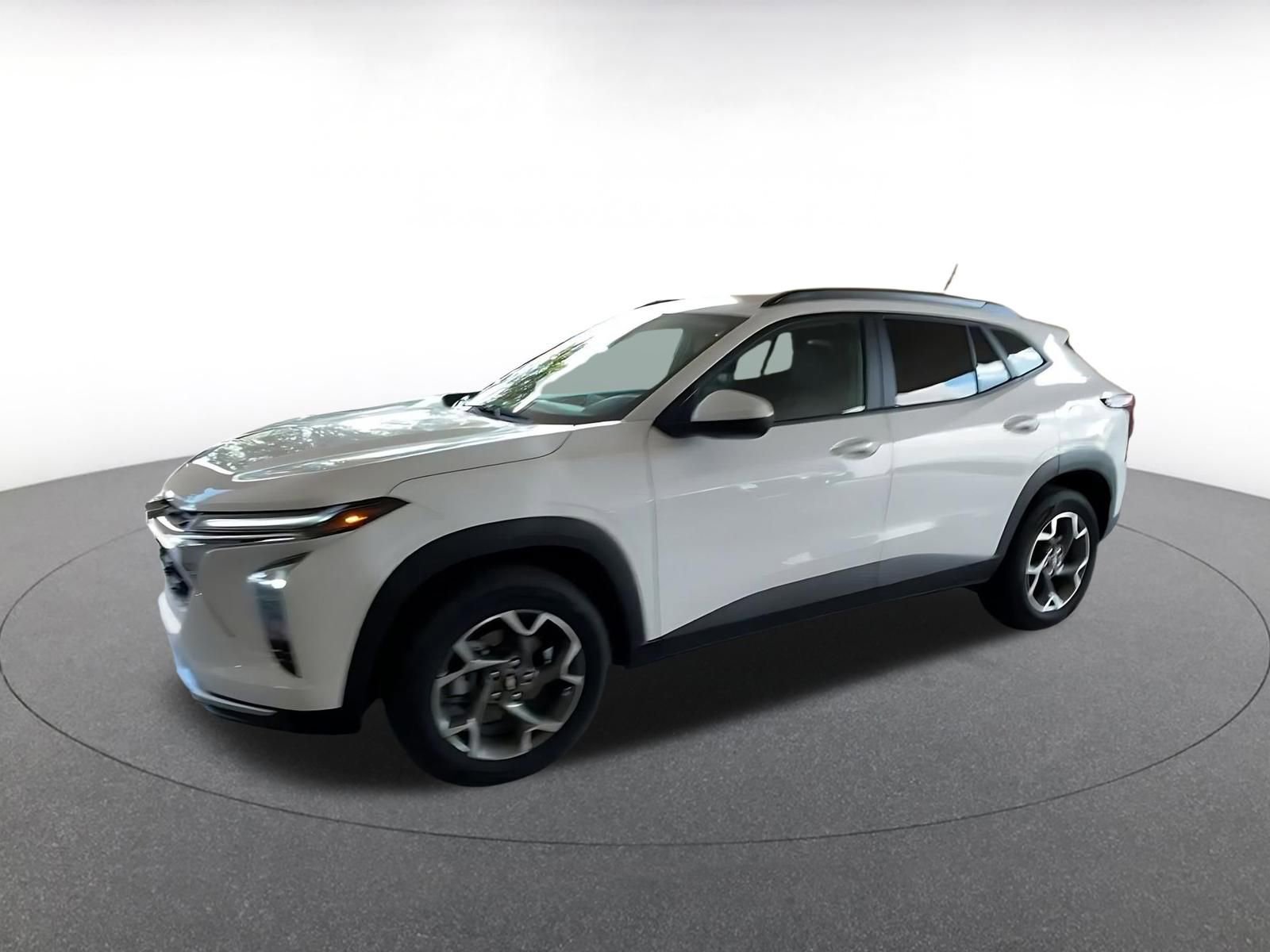 Thumbnail: 2025 Chevrolet Trax - 8