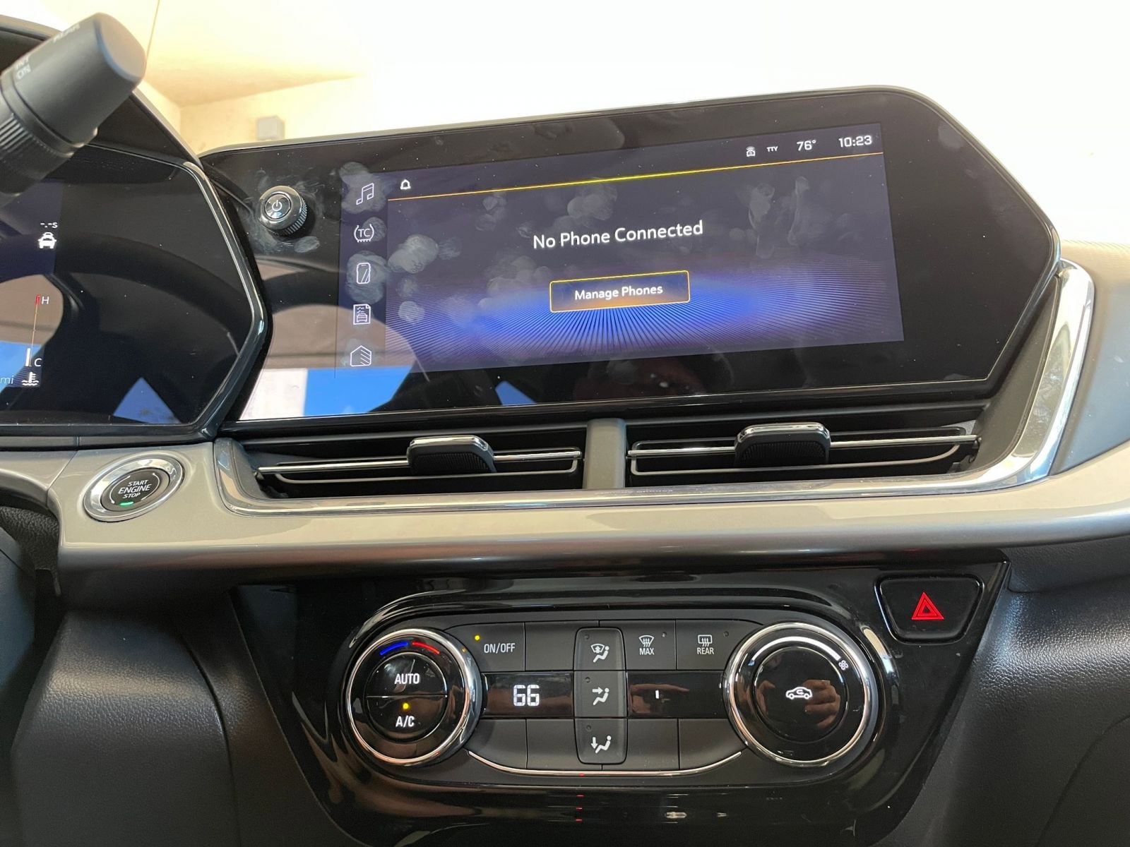 Thumbnail: 2025 Chevrolet Trax - 30