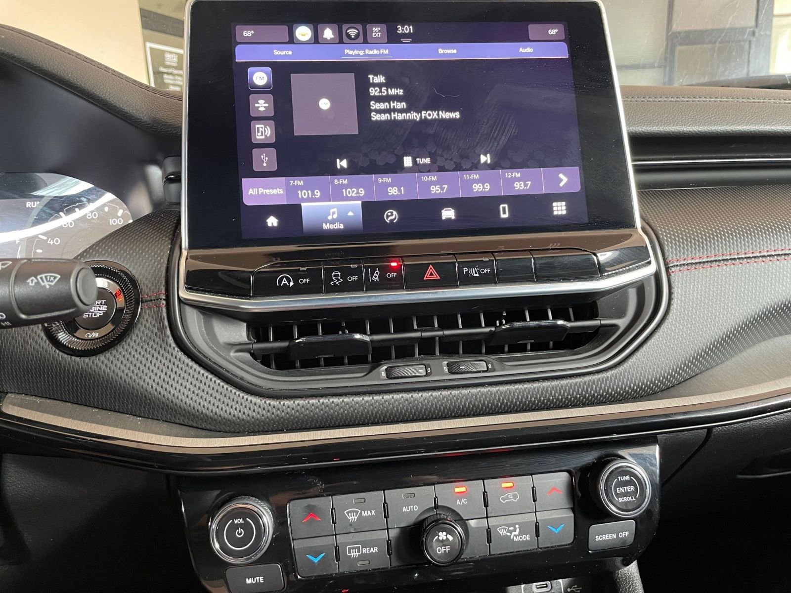 Thumbnail: 2025 Jeep Compass - 21