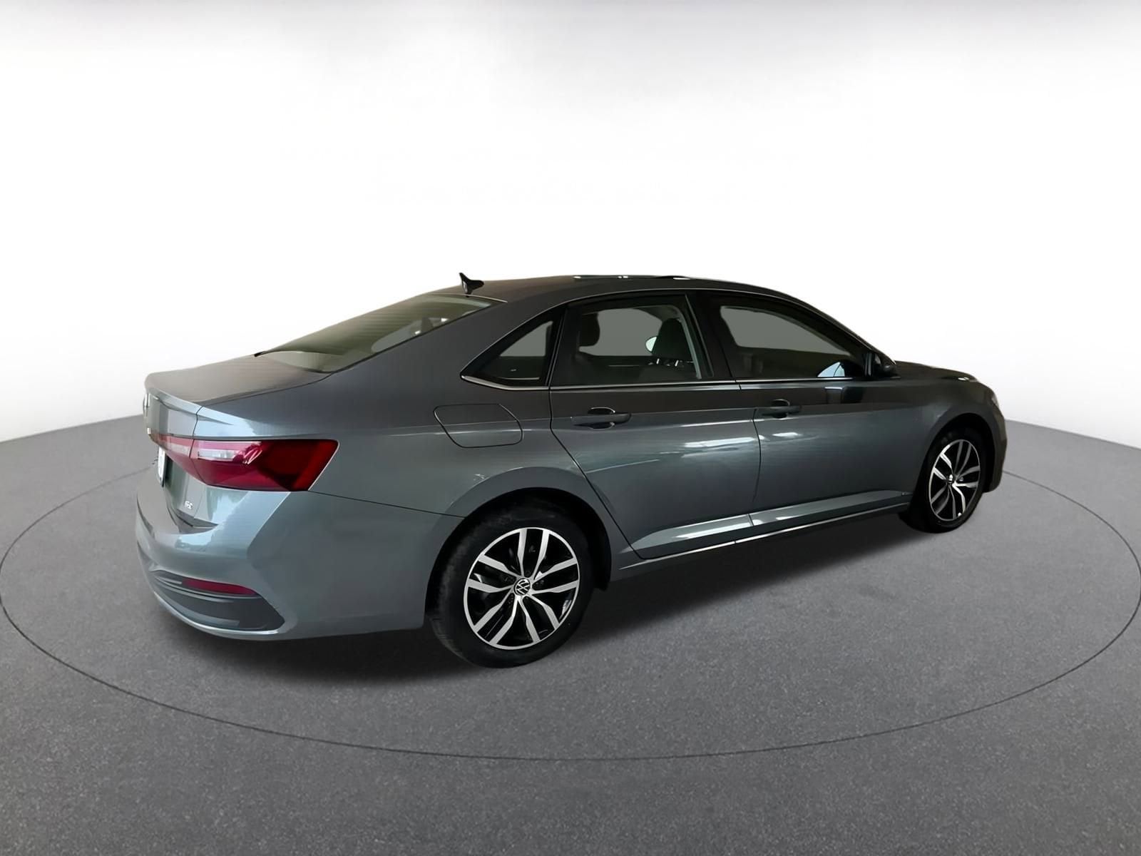 Thumbnail: 2025 Volkswagen Jetta - 15