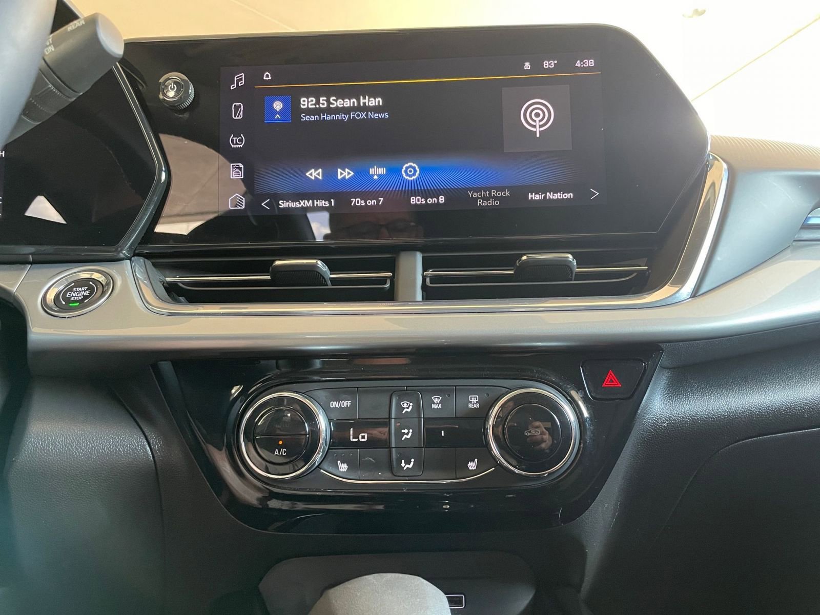 Thumbnail: 2025 Chevrolet Trax - 17